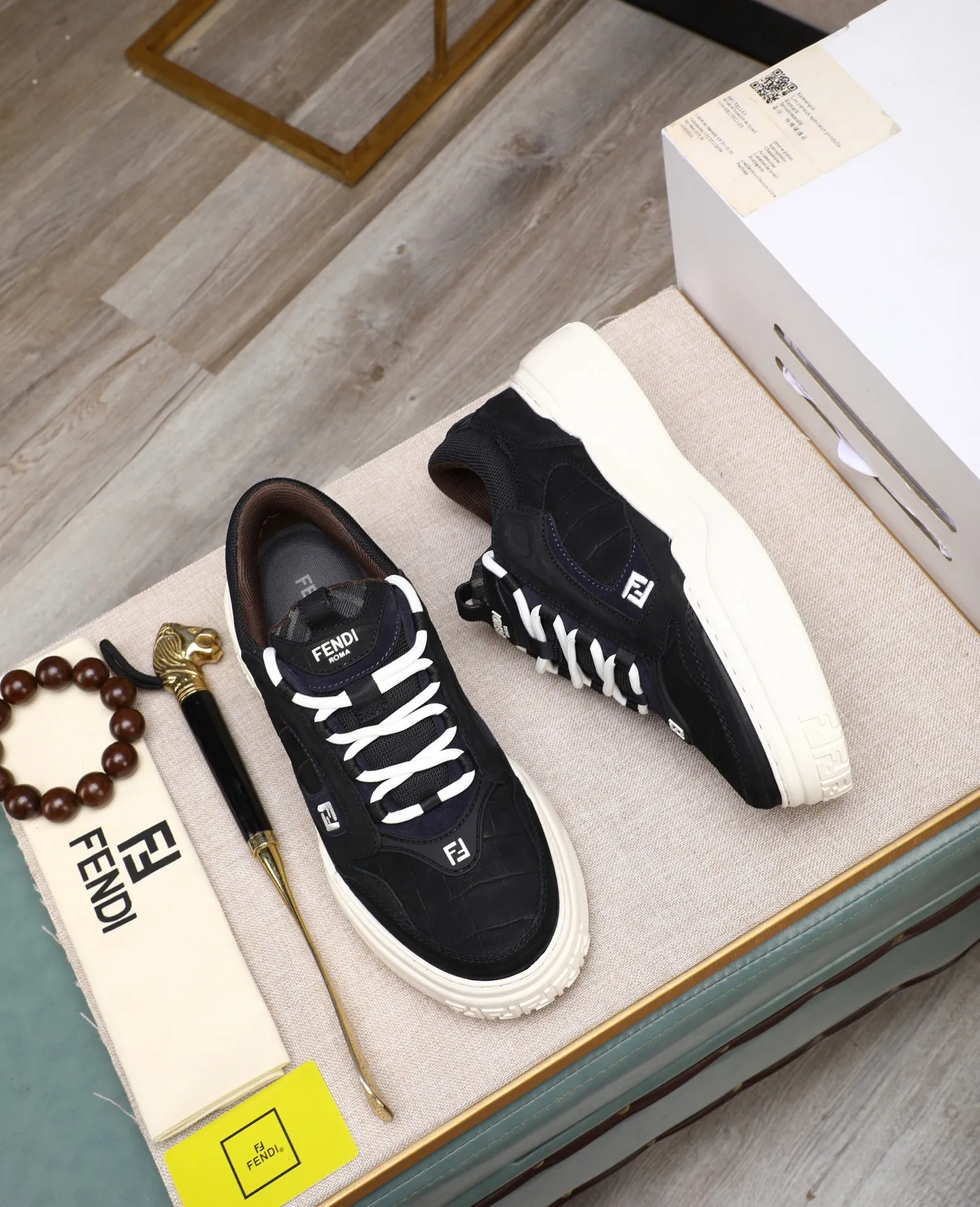 Men's shoes 💰820 [FENDI] Fendi - High-end quality original casual sports shoes - Upper: Nappa calfskin, pebbled calfskin, tongue and heel; injection molded brand logo plastic module - Lining: brand canvas - Outsole: ultra-light TPR foam·rubber; molded outsole -Super high quality control·Fine workmanship: highlighted (high-end·luxury·grade) -Size :39-44 (38, 45, can be customized)